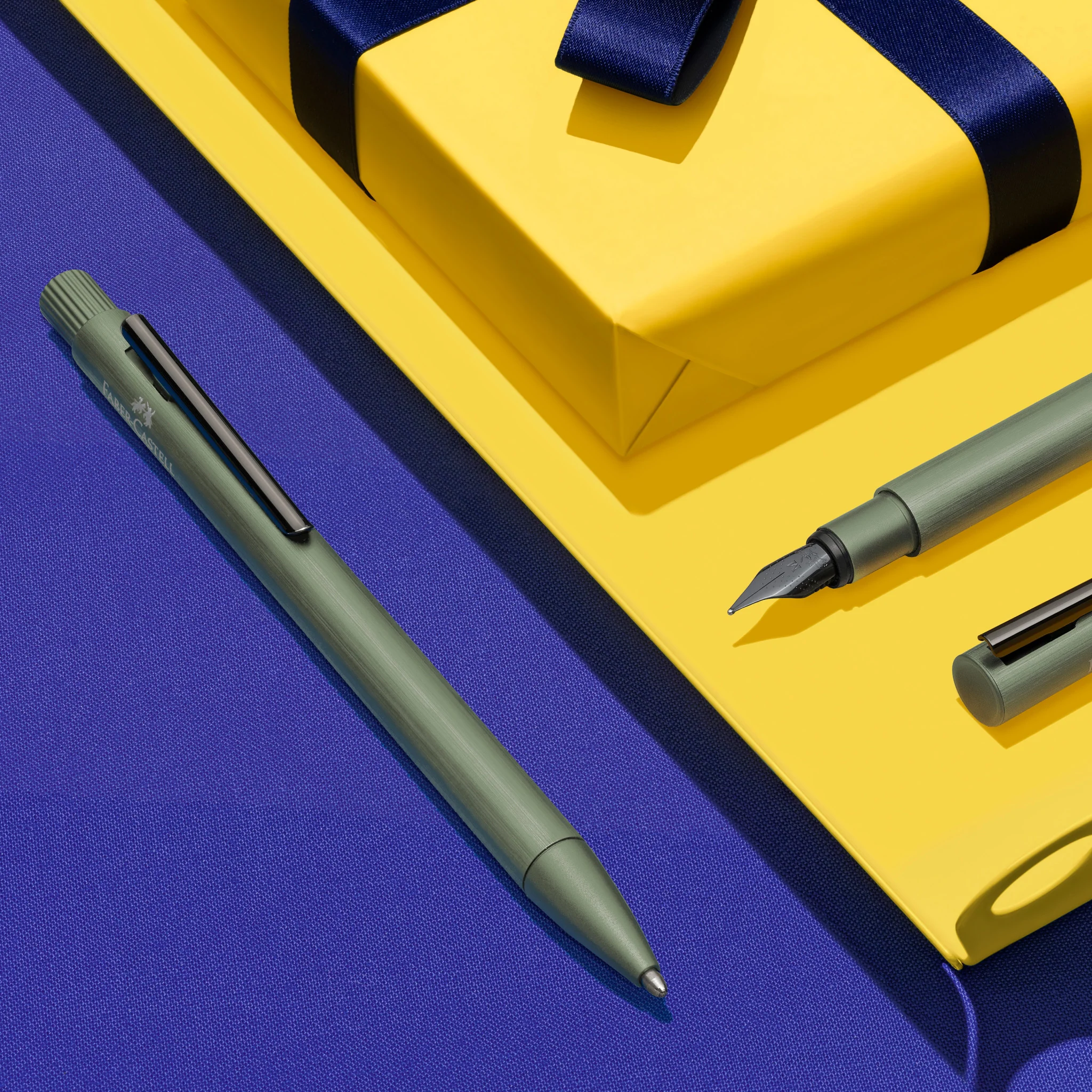 NEO Slim Ballpoint Pen, Aluminum Olive Green - #FC146155 - Image 4